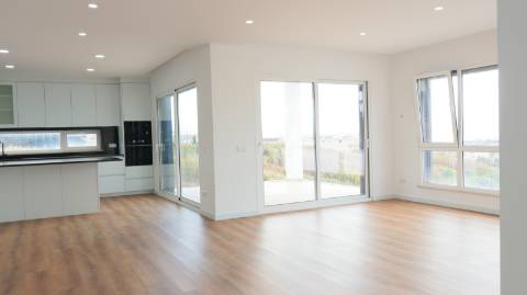 Moradia Nova T3 com Piscina e Vista Mar- Lourinhã