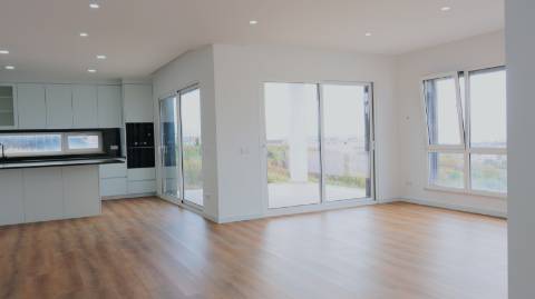 Moradia Nova T3 com Piscina e Vista Mar- Lourinhã