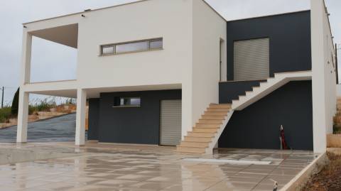 Moradia Nova T3 com Piscina e Vista Mar- Lourinhã