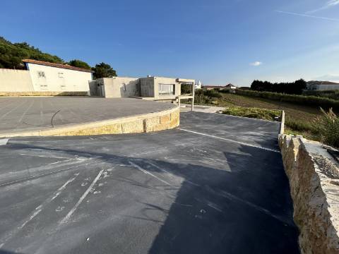 Moradia Nova T3 com Piscina e Vista Mar- Lourinhã