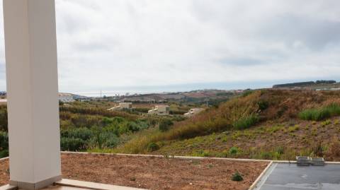 Moradia Nova T3 com Piscina e Vista Mar- Lourinhã