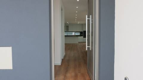 Moradia Nova T3 com Piscina e Vista Mar- Lourinhã
