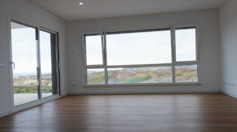 Moradia Nova T3 com Piscina e Vista Mar- Lourinhã