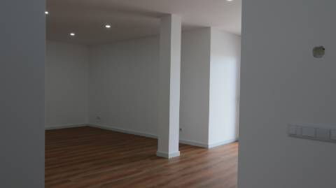 Moradia Nova T3 com Piscina e Vista Mar- Lourinhã