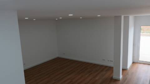 Moradia Nova T3 com Piscina e Vista Mar- Lourinhã