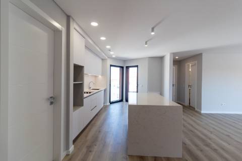 Apartamento T3 com Duas Suítes_Areia Branca, Lourinhã