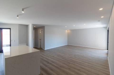 Apartamento T3 com Duas Suítes_Areia Branca, Lourinhã