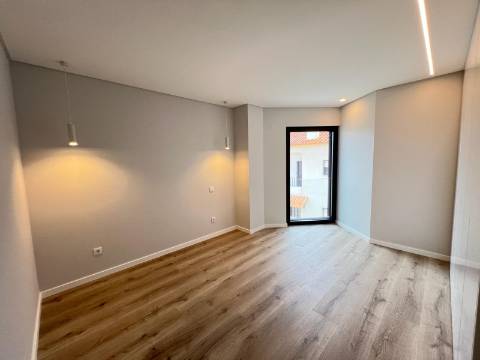 Apartamento T3 com Duas Suítes_Areia Branca, Lourinhã