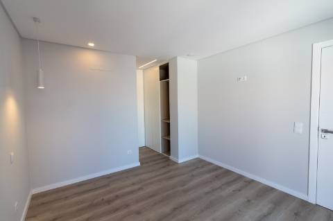 Apartamento T3 com Duas Suítes_Areia Branca, Lourinhã