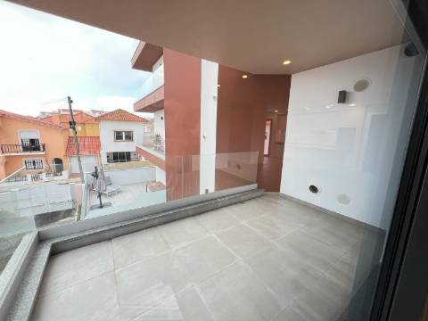 Apartamento T3 com Duas Suítes_Areia Branca, Lourinhã
