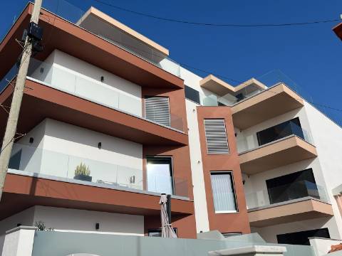 Apartamento T3 com Duas Suítes_Areia Branca, Lourinhã
