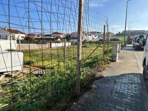 10 Lotes de Terreno em Urbanização | Excelente Localização