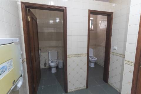 Moradia de Uso Misto com Restaurante Equipado e Habitação