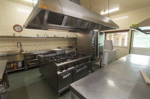 Moradia de Uso Misto com Restaurante Equipado e Habitação