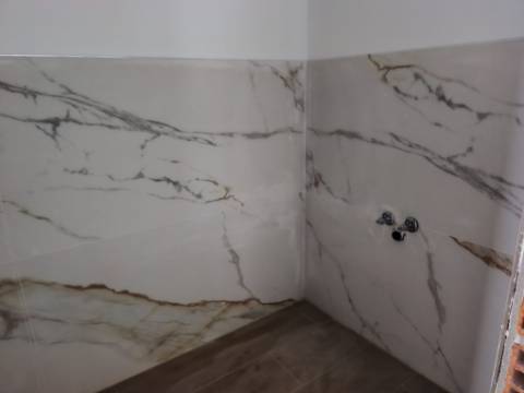Moradia T3 em Remodelação | A 3 Minutos da Praia | Entrega Chave na Mão