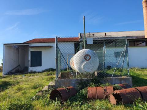 Espaço industrial adaptável a diferentes usos.