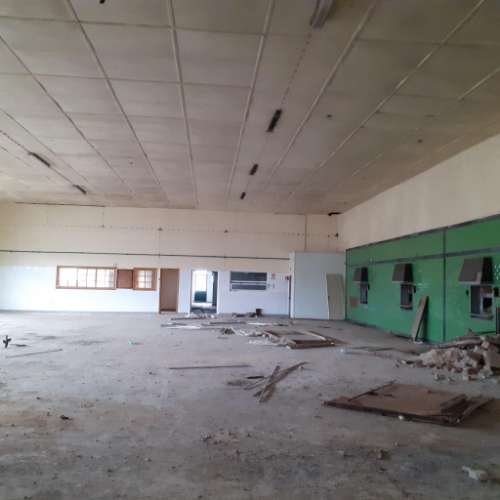 Espaço industrial adaptável a diferentes usos.