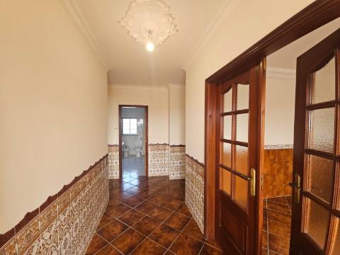 Moradia T3+2 garagem, sótão espaço exterior Lourinhã