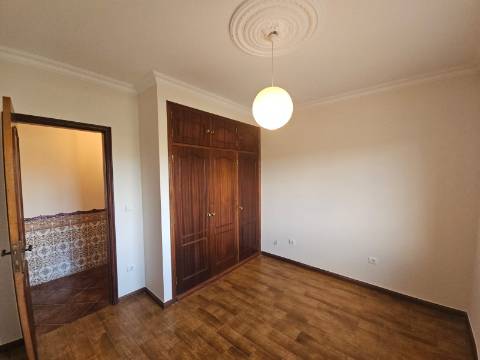 Moradia T3+2 garagem, sótão espaço exterior Lourinhã