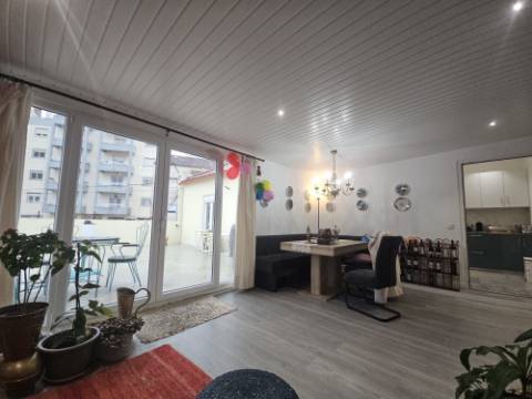 Apartamento T3 remodelado Centro Cadaval