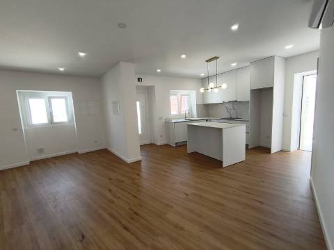 Moradia T3 Térrea na Areia Branca - Lourinhã, com Vista Mar