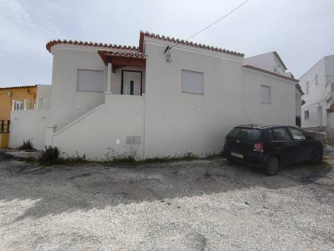 Moradia T3 Térrea na Areia Branca - Lourinhã, com Vista Mar