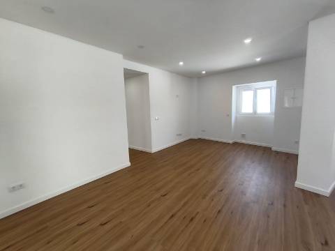 Moradia T3 Térrea na Areia Branca - Lourinhã, com Vista Mar