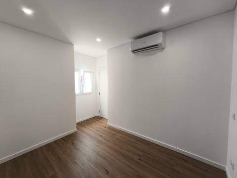 Moradia T3 Térrea na Areia Branca - Lourinhã, com Vista Mar