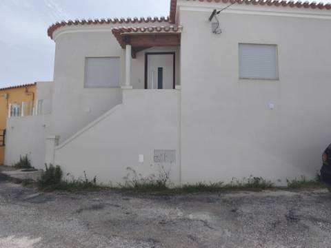 Moradia T3 Térrea na Areia Branca - Lourinhã, com Vista Mar