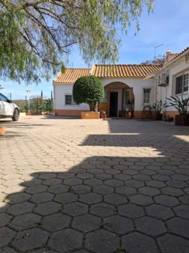 MORADIA T8 PARA VENDA