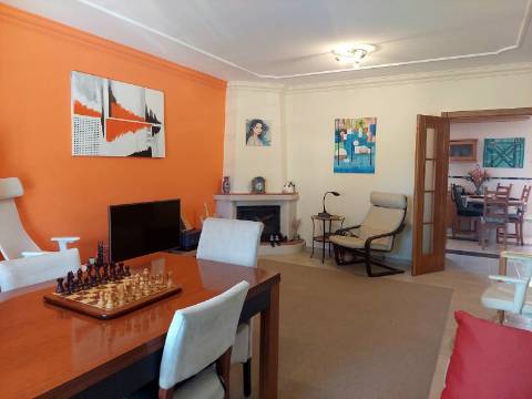 Excelente Moradia T3 com Piscina, Garagem e Zona de Lazer