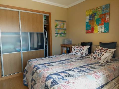 Excelente Moradia T3 com Piscina, Garagem e Zona de Lazer
