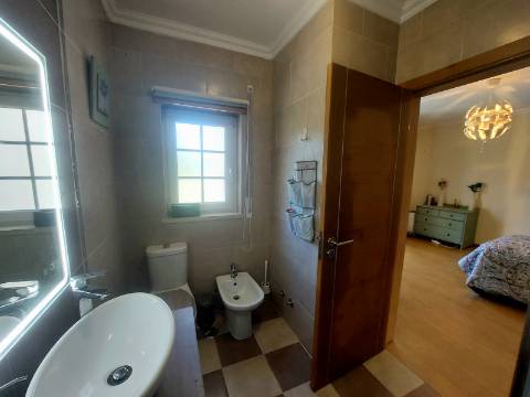 Excelente Moradia T3 com Piscina, Garagem e Zona de Lazer