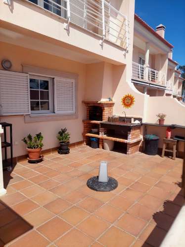Excelente Moradia T3 com Piscina, Garagem e Zona de Lazer