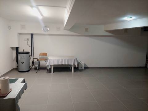 Excelente Moradia T3 com Piscina, Garagem e Zona de Lazer