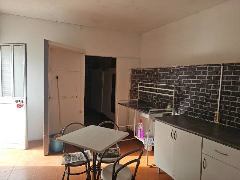 Duas casas Arrecadação Barro Torres Vedras
