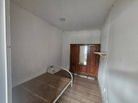 Duas casas Arrecadação Barro Torres Vedras
