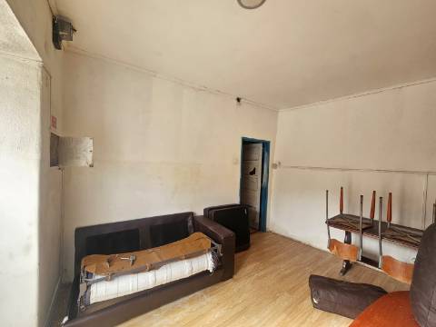 Duas casas Arrecadação Barro Torres Vedras
