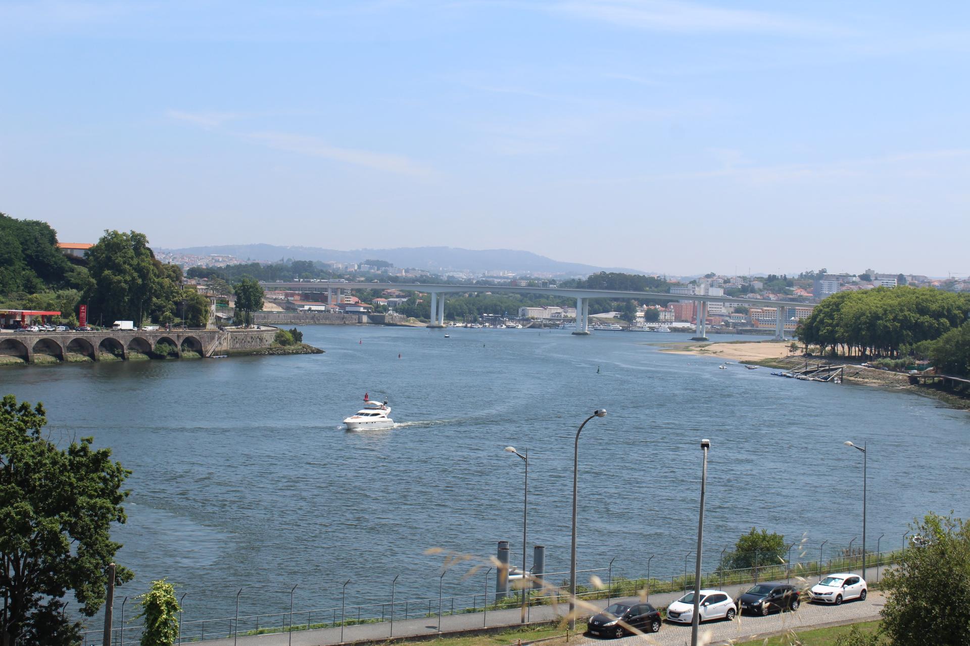 Prédio para investimento, aparthotel junto ao rio douro