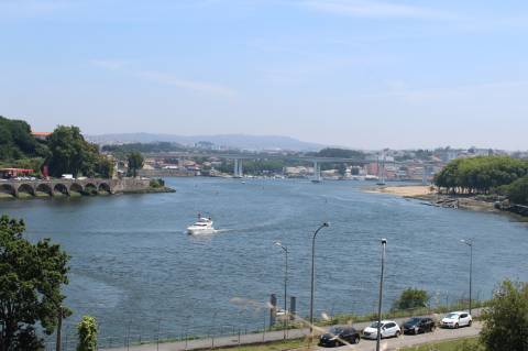 Prédio para investimento, aparthotel junto ao rio douro