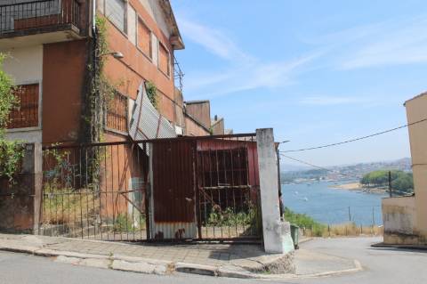 Prédio para investimento, aparthotel junto ao rio douro