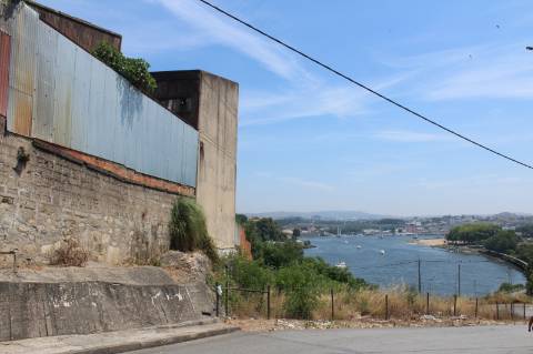 Prédio para investimento, aparthotel junto ao rio douro