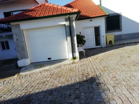 Quinta com produção de vinho verde