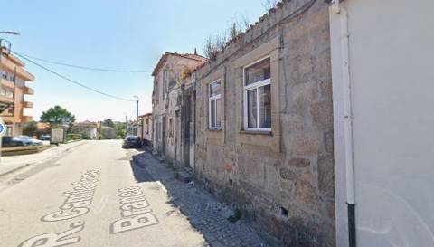Moradia para Restaurar em Vila Nova de Gaia