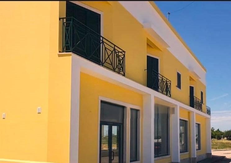 Moradia T4 com Espaço Comercial e Terreno de 965 m² | Foros de Salvaterra, Salvaterra de Magos