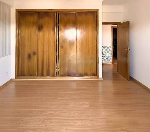 Moradia T4 com Espaço Comercial e Terreno de 965 m² | Foros de Salvaterra, Salvaterra de Magos