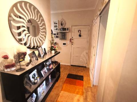 Oportunidade Única! Apartamento T2 + T1 com 3 WC em Vila Nova de Gaia