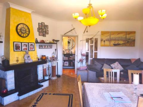 Oportunidade Única! Apartamento T2 + T1 com 3 WC em Vila Nova de Gaia