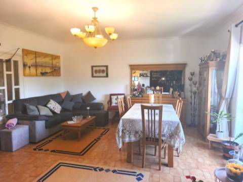 Oportunidade Única! Apartamento T2 + T1 com 3 WC em Vila Nova de Gaia