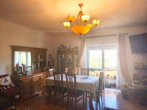 Oportunidade Única! Apartamento T2 + T1 com 3 WC em Vila Nova de Gaia